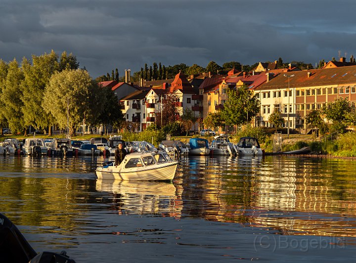 Stad från sjön9.jpg